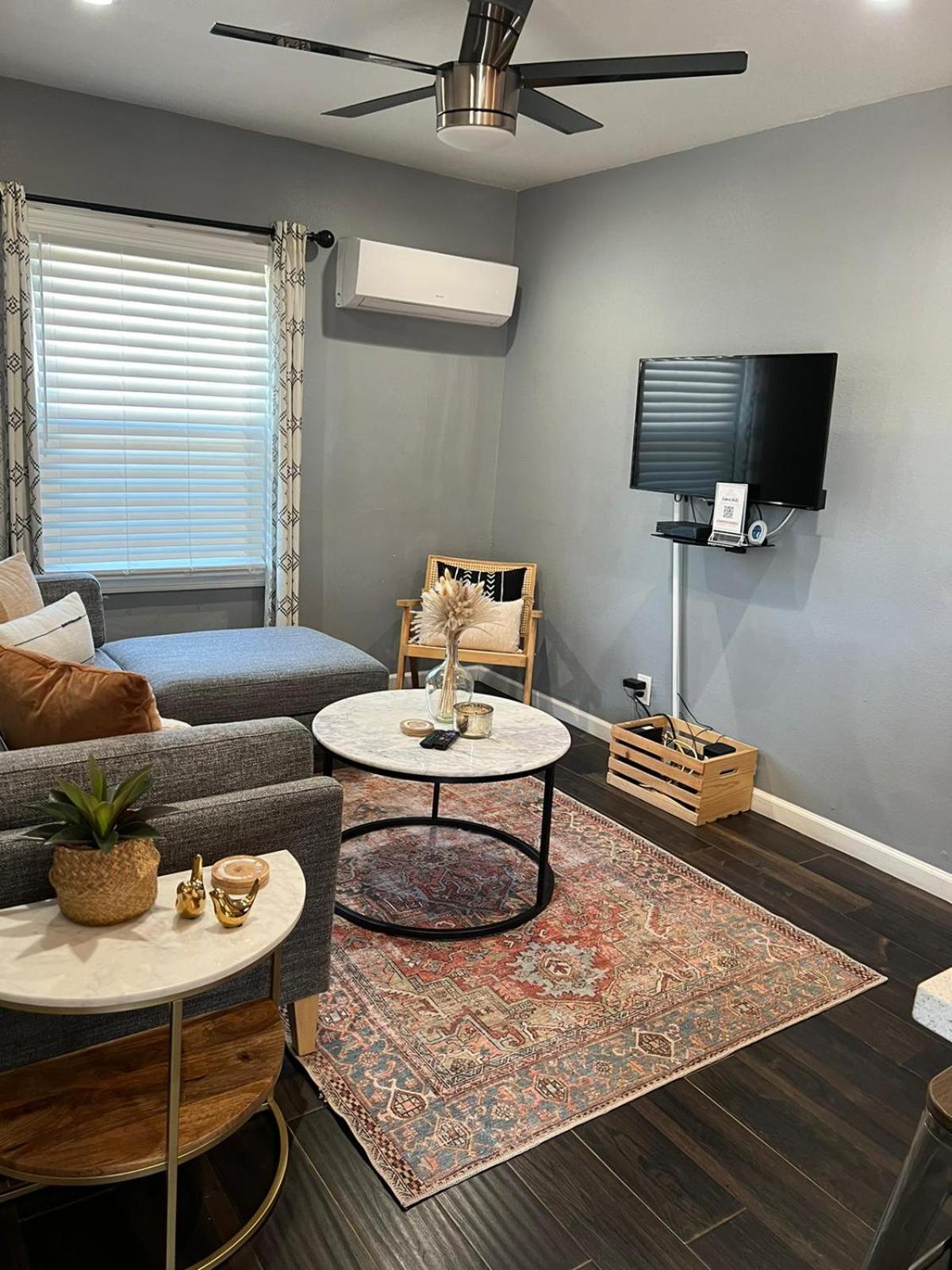 Apartment Located In Historic District Mins To Downtown, Beaches & Convention Center Long Beach Exteriör bild